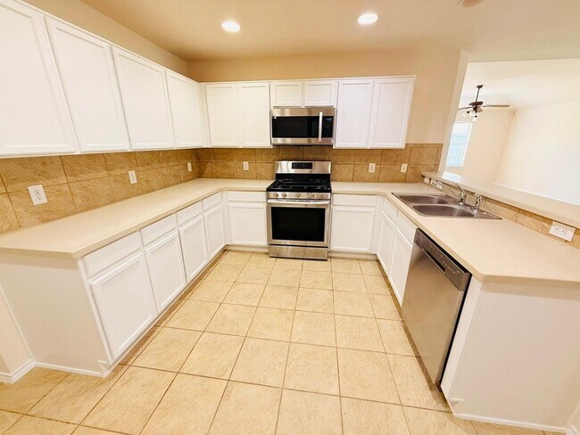 Foto del edificio - 5818 Kenwood