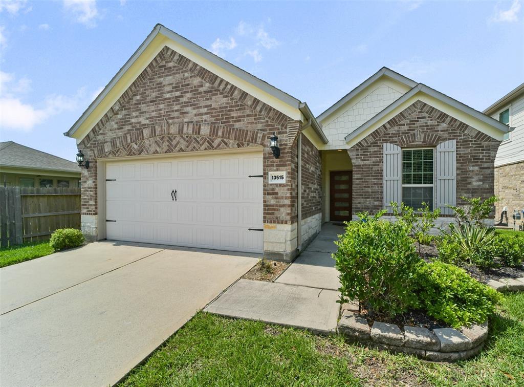 Foto principal - 13515 Smith Lake Ln