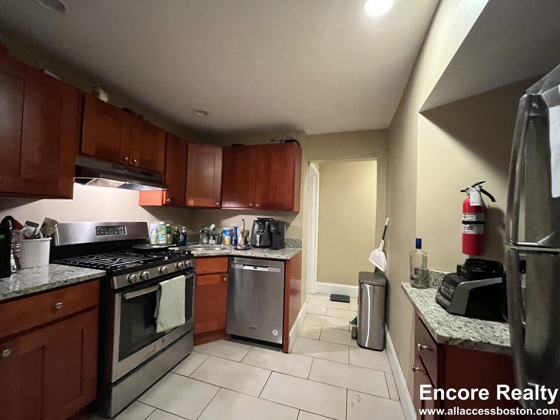 Foto principal - 185 Pleasant St