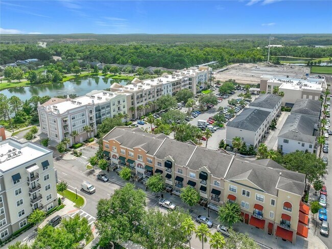 Foto del edificio - 3716 Avalon Park E Blvd