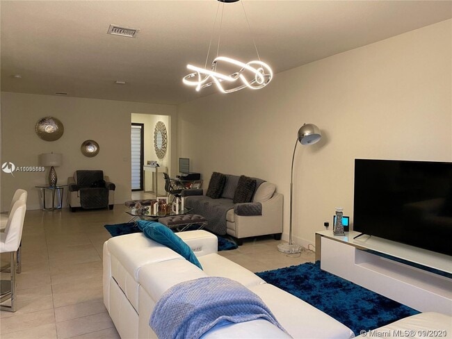 Building Photo - 8025 NW 105th Ct  8025 Doral Fl 33178