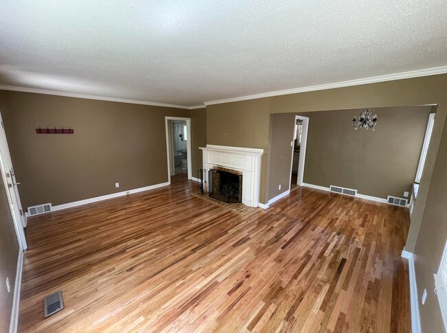 Building Photo - Charming 3 Bedroom Home in Sugarhouse!