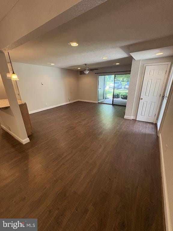 Building Photo - 1107 Raintree Ln