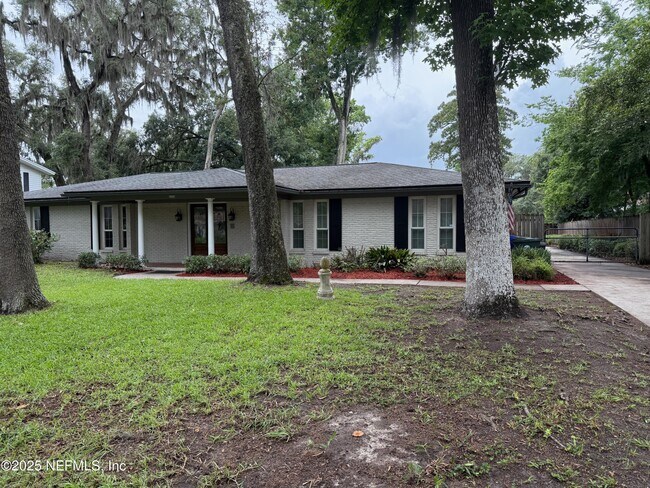 Foto del edificio - 2374 Stafford Dr