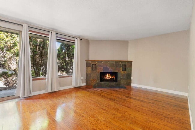 Building Photo - Totem Lake Condo For Rent!