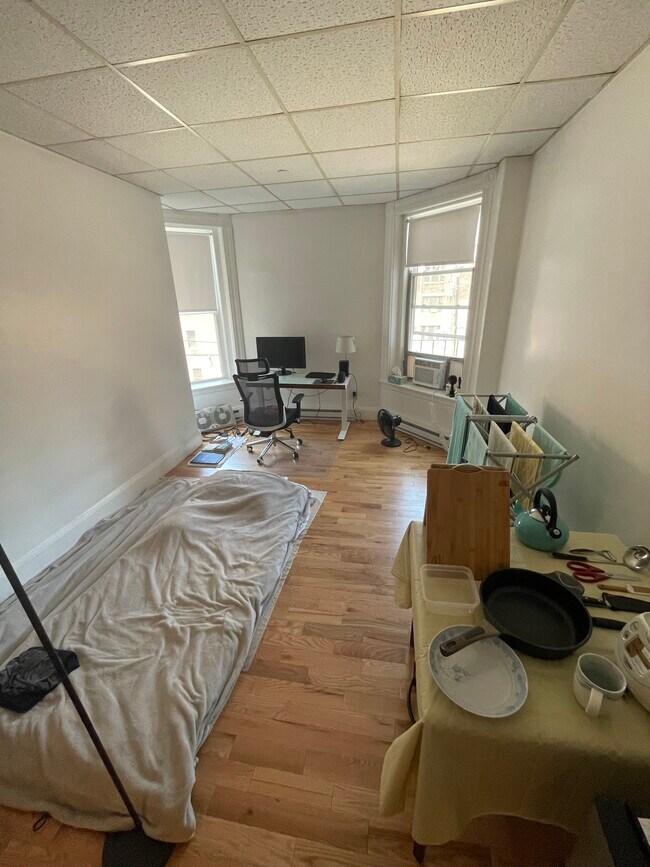 Building Photo - 1011 Beacon St