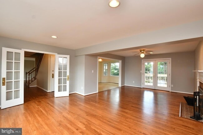 Building Photo - 350 Copperfield Ln