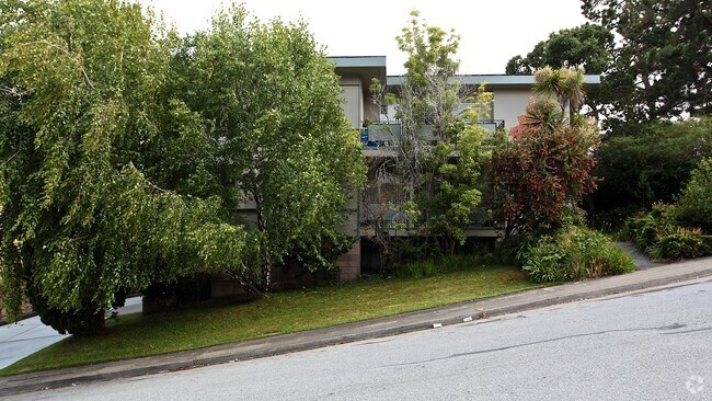 Building Photo - 1321 Palos Verdes Dr