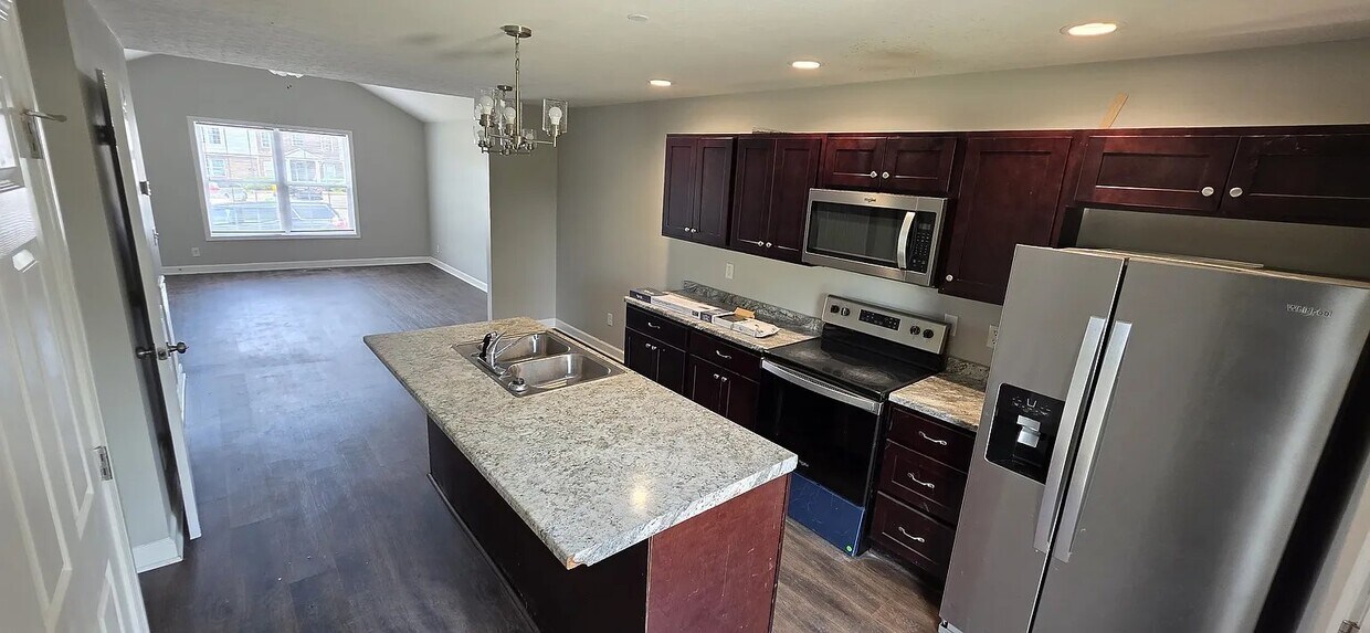Foto del edificio - 285 Creekwood Ave