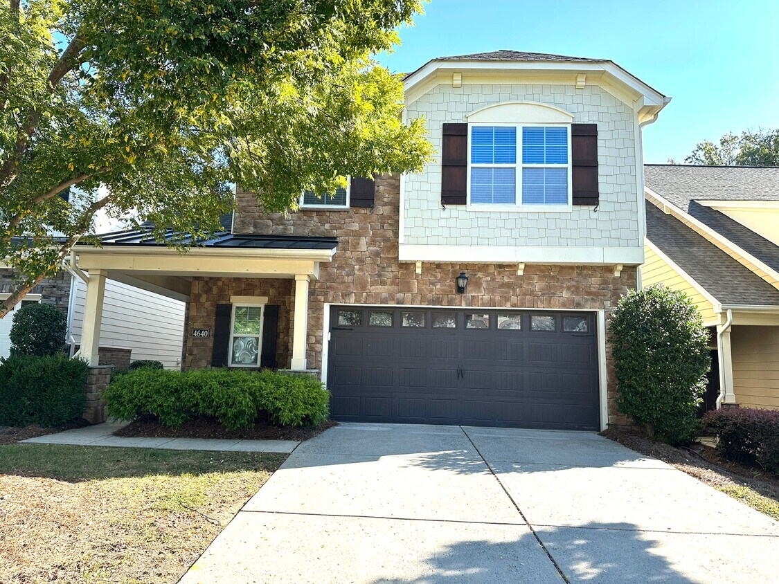 Primary Photo - 4640 Blackmuir Wood Cir