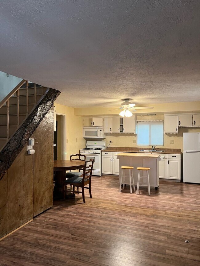 Foto del edificio - 23898 Pioneer Camp Rd