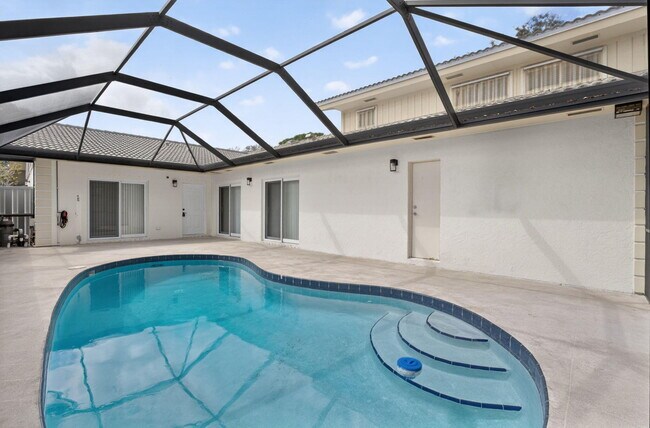 Building Photo - 5230 Woodruff Ln