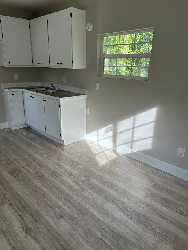 Foto del edificio - 2579 Forestbrook Rd