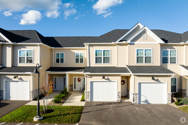 Exterior - Town Center Apartments