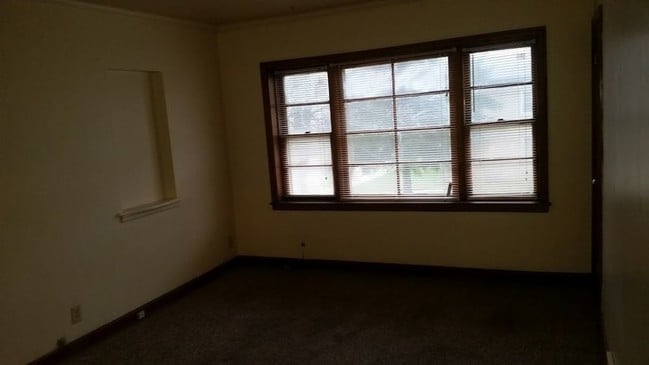 Building Photo - 2937 N 76th Street - 2 Bedroom Lower