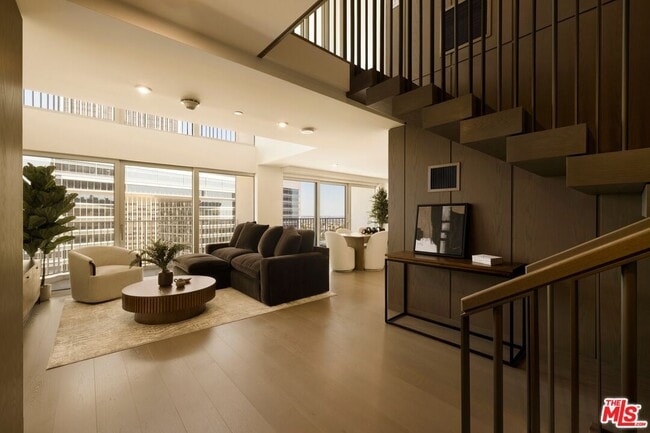 Building Photo - 2025 Ave of the Stars