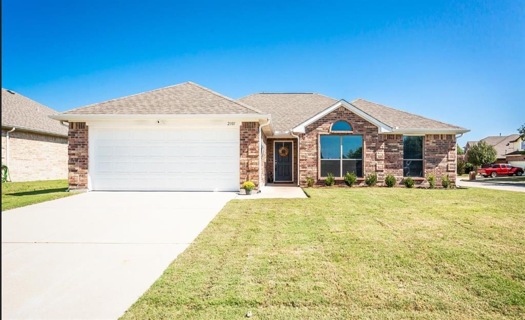 Primary Photo - 2101 Oakridge Dr