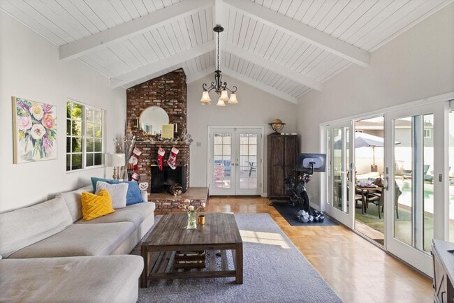 Building Photo - 1205 Manzanita Ln