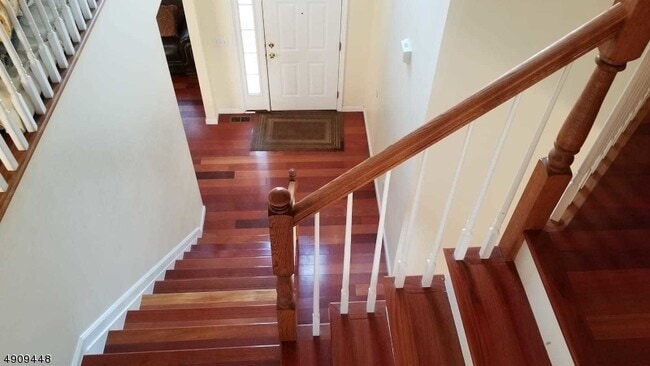 Building Photo - 156 Winding Hill Dr