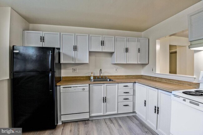 Foto del edificio - 7216 Lost Spring Ct
