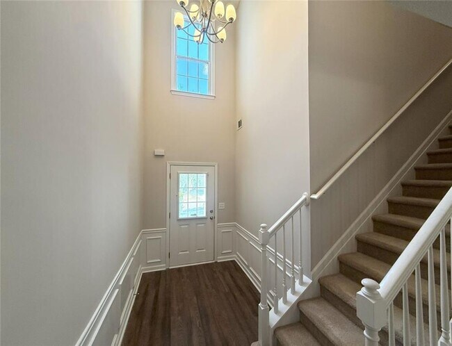Building Photo - 154 Regent Pl
