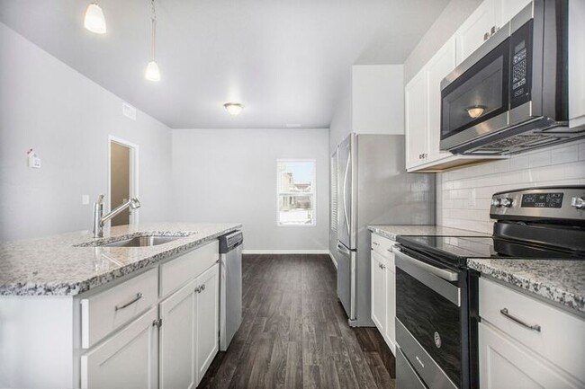 Foto del edificio - 854 Winchester St