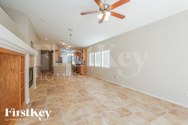 Foto del edificio - 7625 Burning Falls Dr