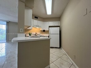 Building Photo - 212 Lake Pointe Dr