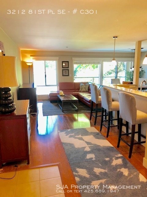 Building Photo - Beautiful Furnished Mercer Island Penthouse!!