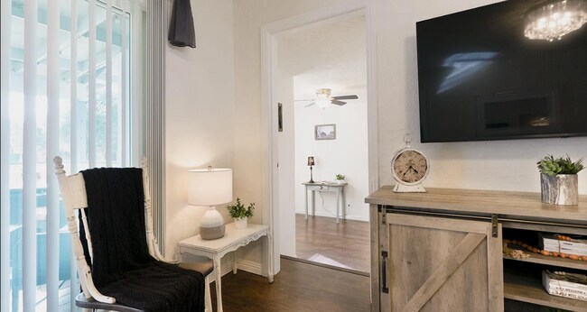 Foto del edificio - 3 BED 1 BATH COUNTRY SETTING HOME WITH BONUS ROOM
