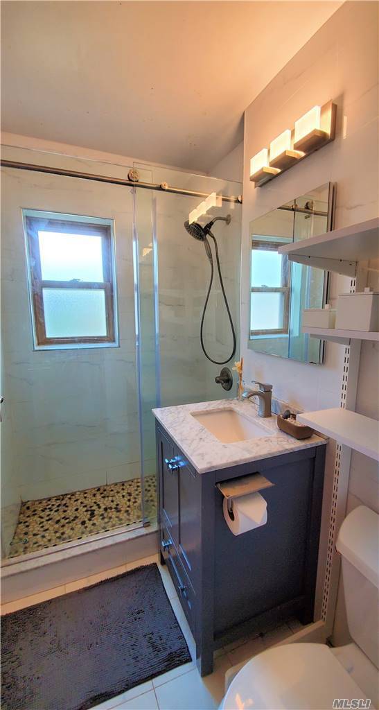 Foto del edificio - 110-46 65th Ave