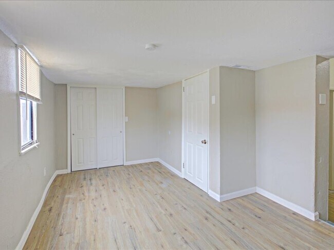 Building Photo - 6730 Vermont Ave