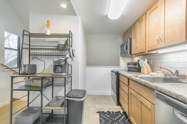 Dúo ordenado - 515 Donofrio Dr