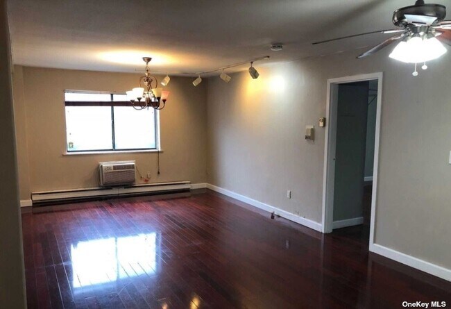 Foto del edificio - 530 Hudson Ave
