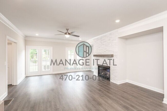 Foto del edificio - Elegant Townhome in City of Chamblee close...