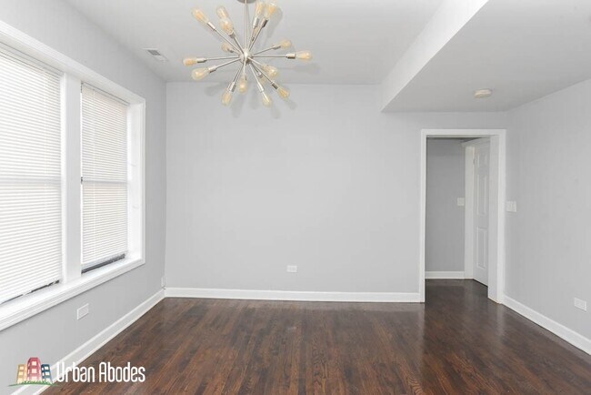 Foto del edificio - 3301 N Harding Ave