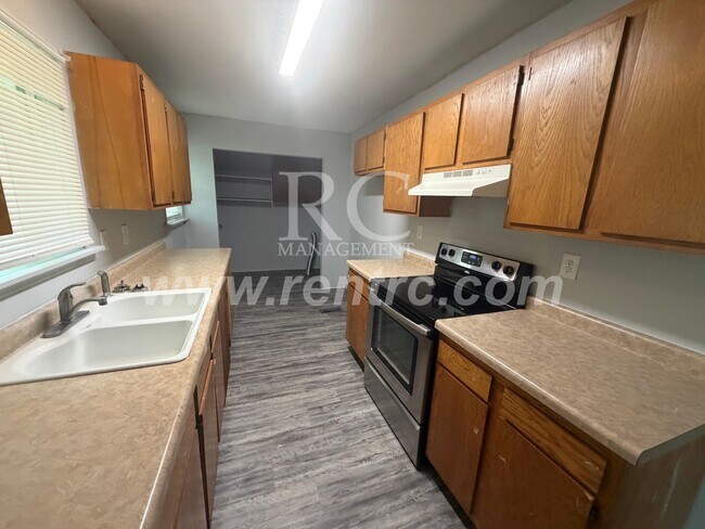 Foto del edificio - 1618 Crestview-