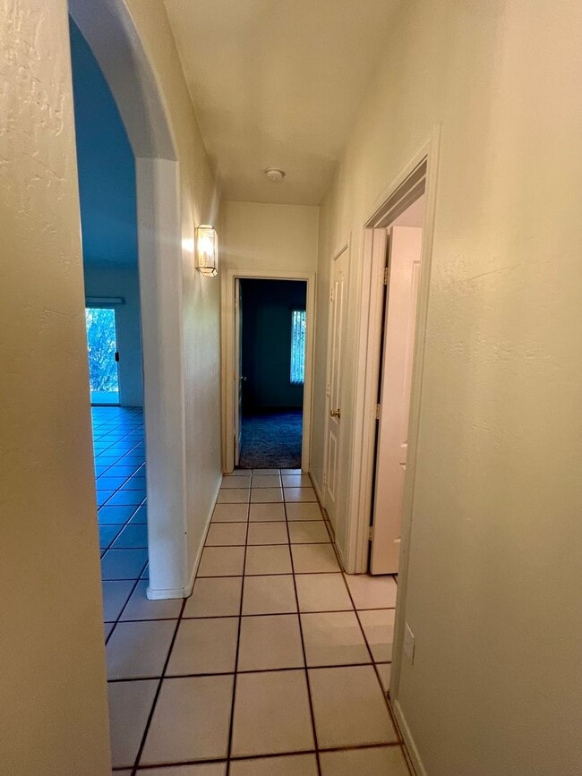 Building Photo - Unfurnished, 1-year long-term rental