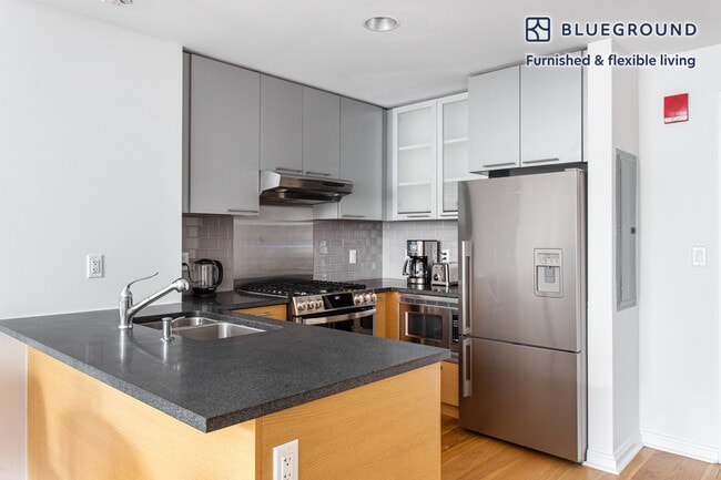 Building Photo - 303 Third Street-SI FL1-ID387