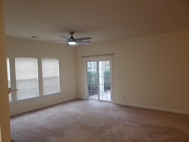 Building Photo - 1201 Grove Park Dr