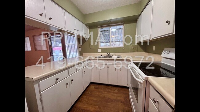 Foto del edificio - 602 MacKenzie Dr