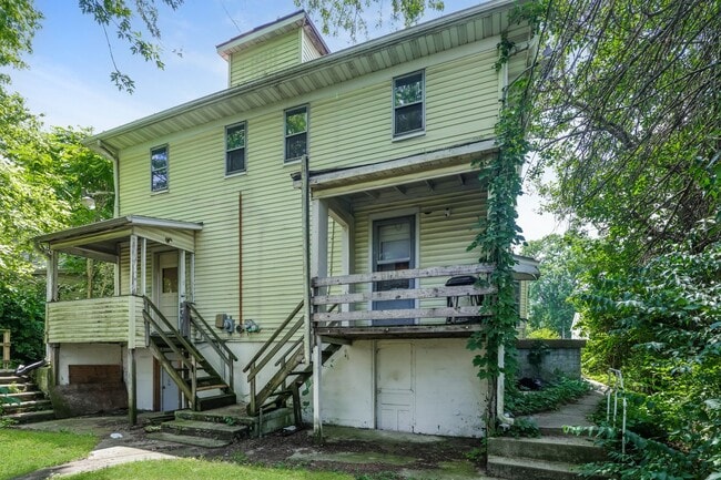 Building Photo - 1606/1608 W High St.