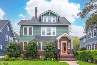 Building Photo - 238 Park St Building Photo - 238 Park St