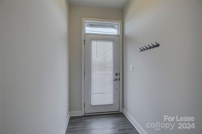 Foto del edificio - 252 Parkwood Ave