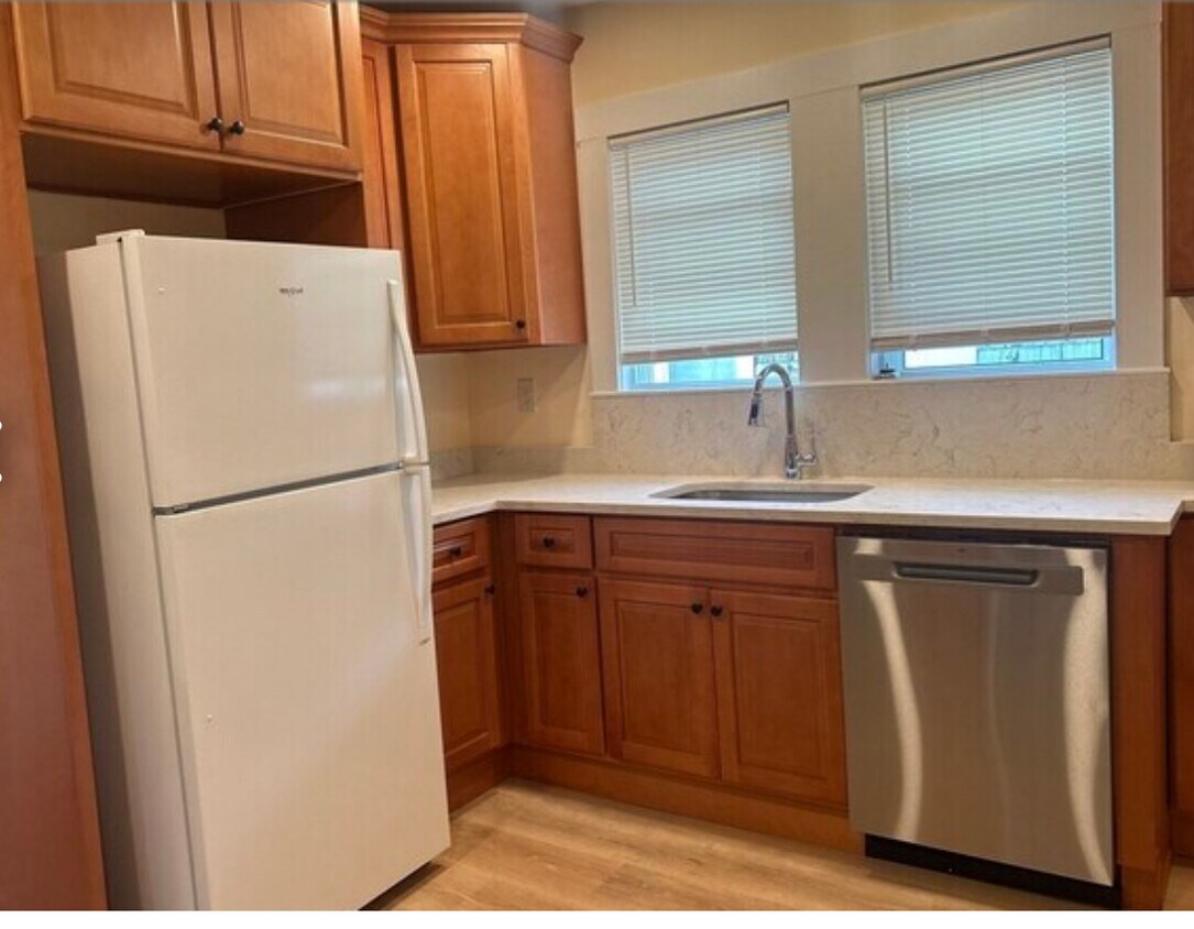 Primary Photo - 31 Cummins Hwy