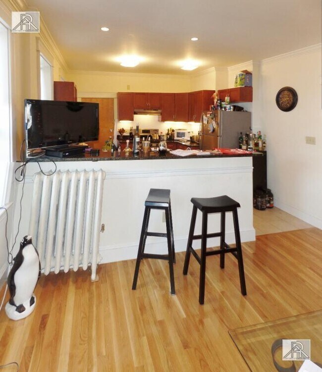 Building Photo - 4 bedroom in Allston MA 02134