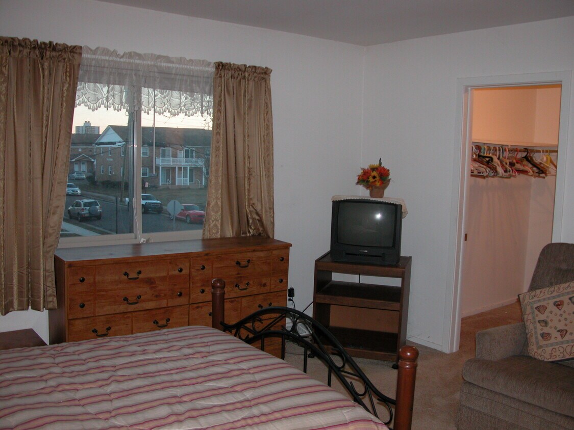 5601 Marshall Ave, Ventnor City, NJ 08406 Townhome Rentals in Ventnor