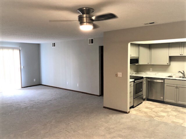 Building Photo - 2074 Park Run Dr