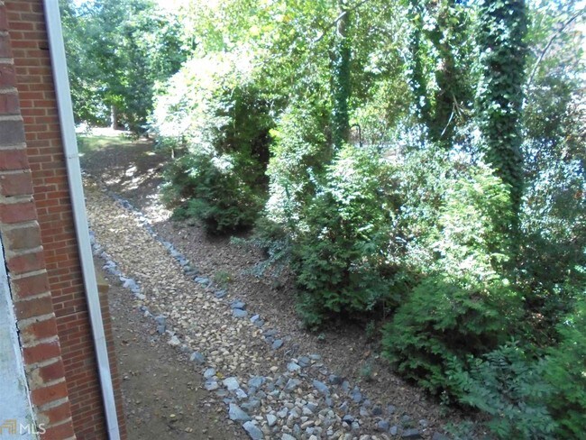 Foto del edificio - 1142 N Jamestown Rd