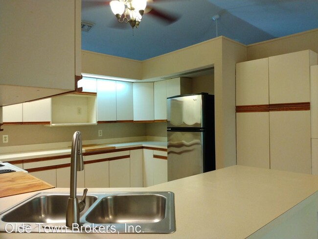 Building Photo - 3 br, 3 bath House - 606 E Orange Street